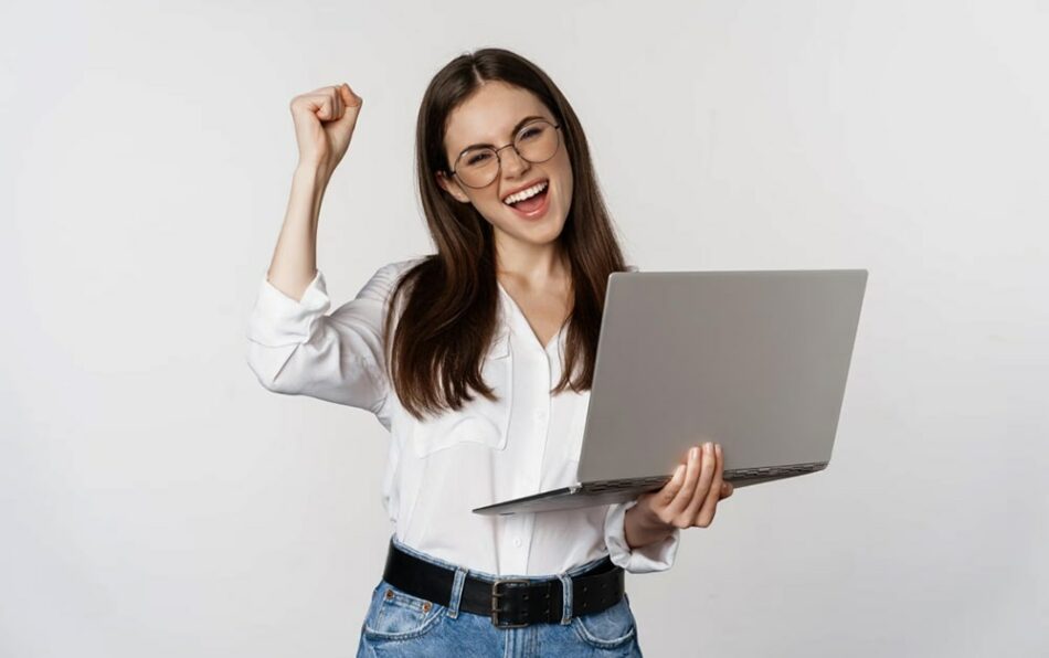 Ein <span class="mil-thin"> Logo </span>entsteht nicht per <span class="mil-thin"> Zufall </span>